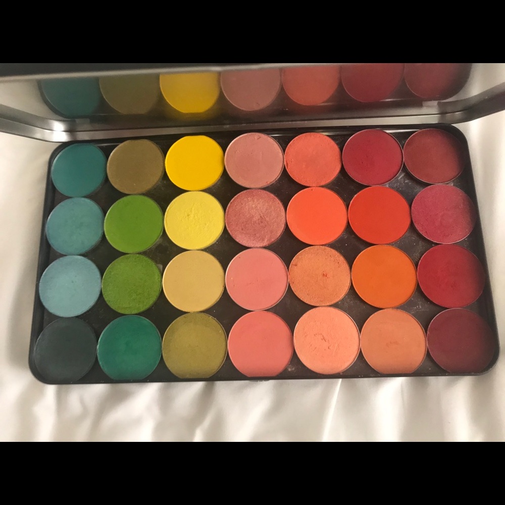 Full Rainbow palettes.